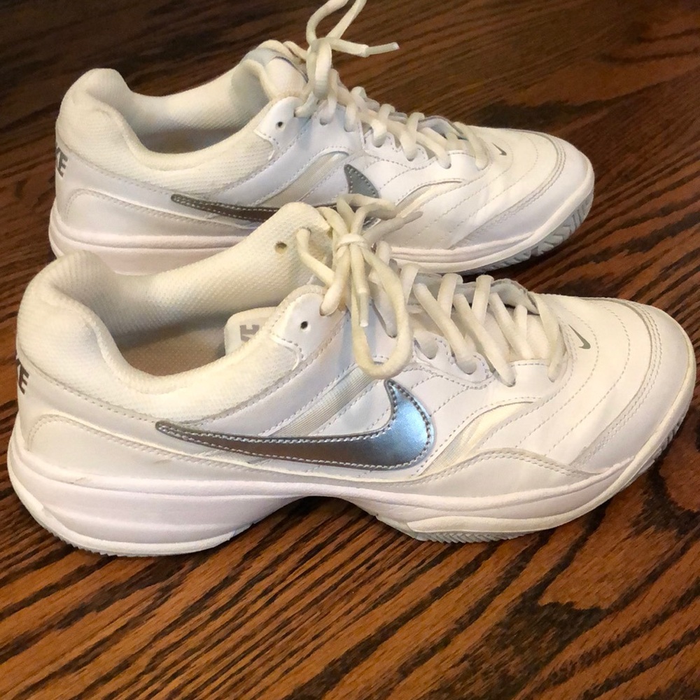 Nike Court Lite Tennis shoes
